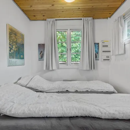 펜션 4 Bedroom Lovely In Sjaellands Odde Yderby
